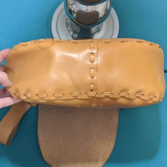 Acorn embossed leather purse - Picture 9 of 9